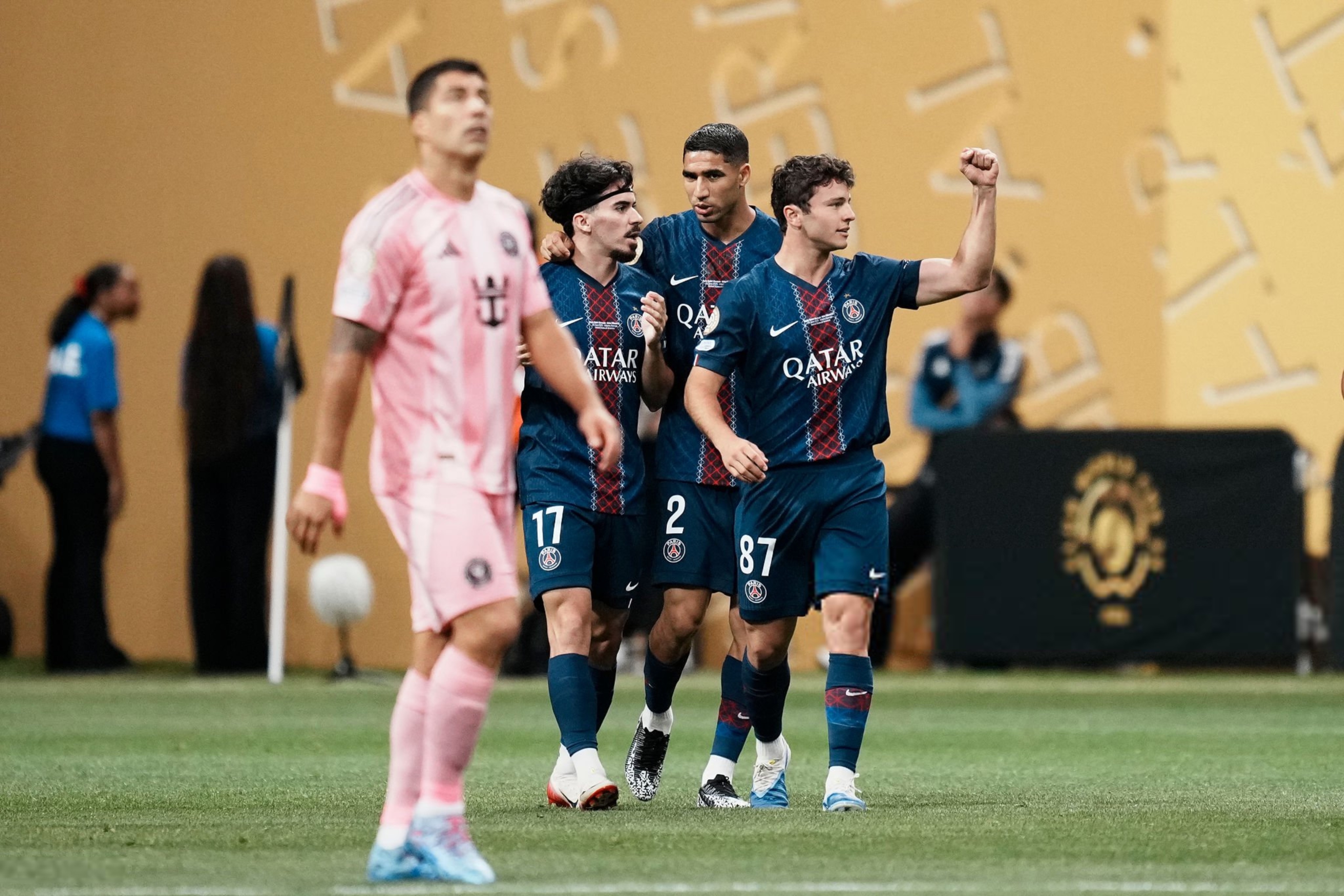 热刺主场战平巴黎圣日耳曼，皆大欢喜(热刺足球比赛)