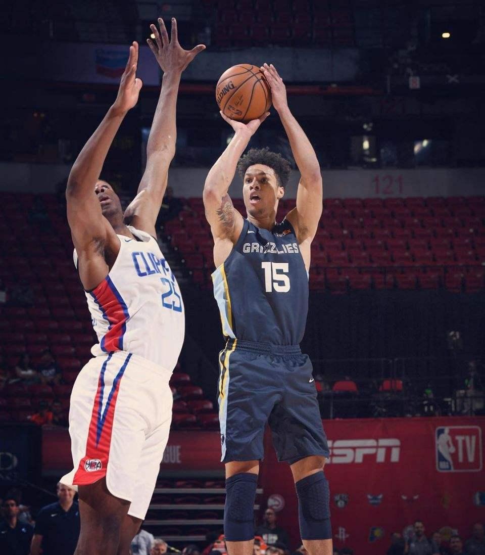 摩纳哥球探考察新秀亚历山大参加试训的简单介绍